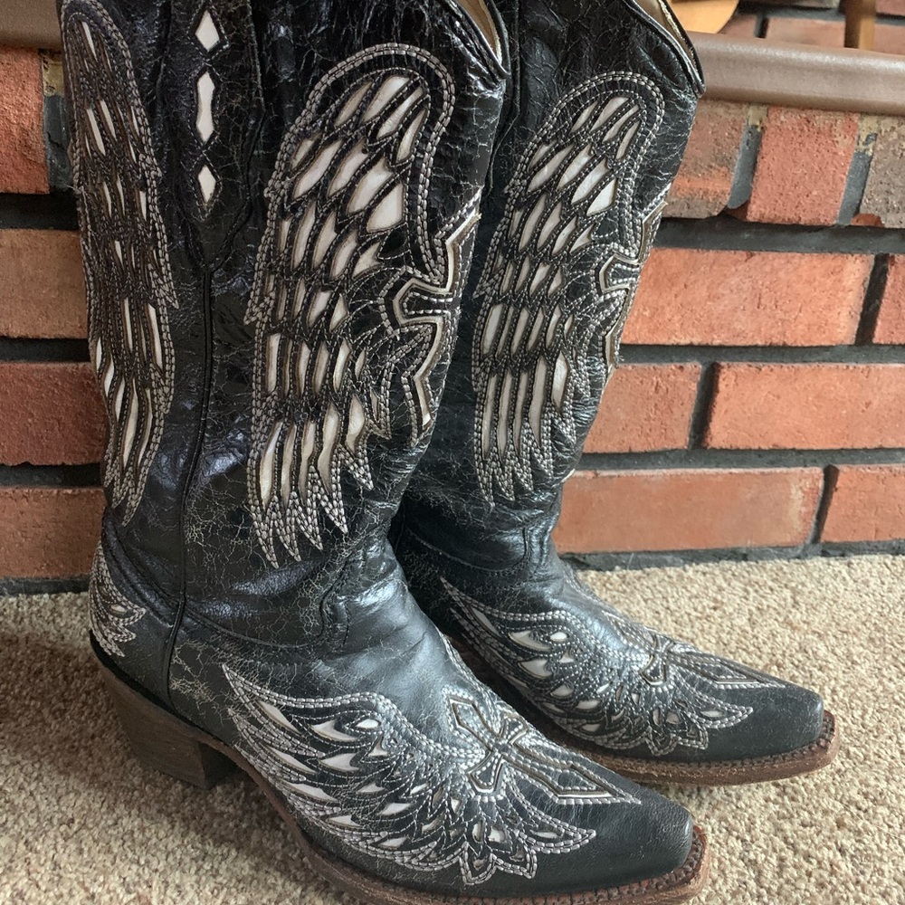 Corral boots